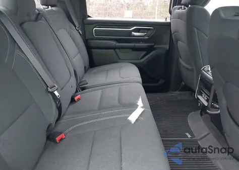 2021 Ram 1500 Big Horn 4X4 5'7 Box z USA, uszkodzony, nr VIN 1C6SRFFT1MN721561